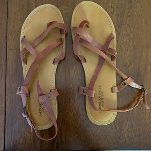 American eagle sandals size 8